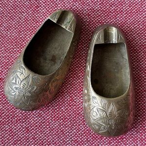 VTG Solid Brass Shoe Ashtrays – Etched Floral Design – Made in India Set Of 2